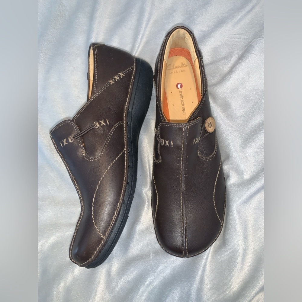 Clarks un.loop Dark Brown Leather Slip-On Loafer clogs wood button whipstitch 11